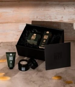 BETTER BE BOLD Geschenkbox Für Sonnige Glatzen Coffret Soin Cheveux -Soins Capillaires Boutique better be bold geschenkbox fuer sonnige glatzen haarpflegeset 1 stk 4260757040278 visual2