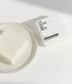 Stop The Water While Using Me Waterless Shampoo Bar Shampoing Solide 7 Stop The Water While Using Me Waterless Shampoo Bar Shampoing Solide -Soins Capillaires Boutique stop the water while using me waterless shampoo bar festes shampoo 75 g 4262364150593 visual